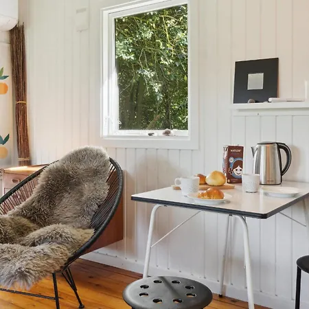 2 Bedroom Gorgeous In *