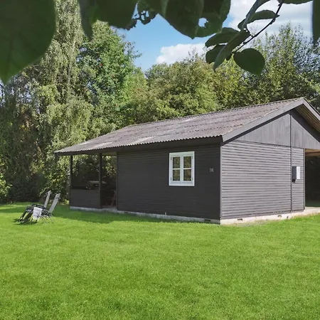 2 Bedroom Gorgeous In Askeby
